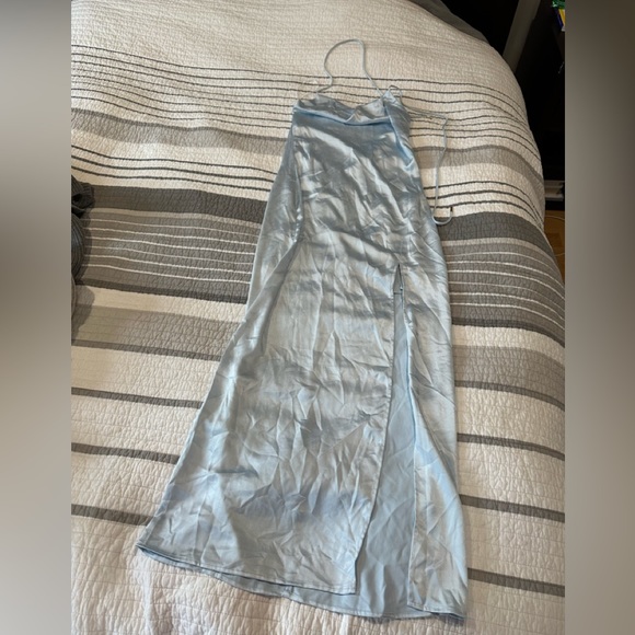 NWT ELLIATT X REVOLVE Aubrey Dress in Ice Blue
SIZE MEDIUM - Picture 2 of 6